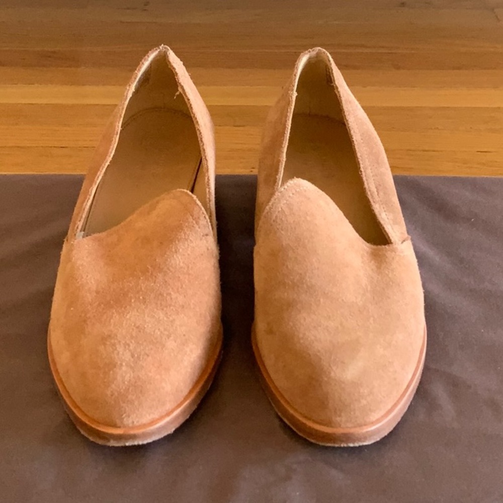 Low heel suede loafer